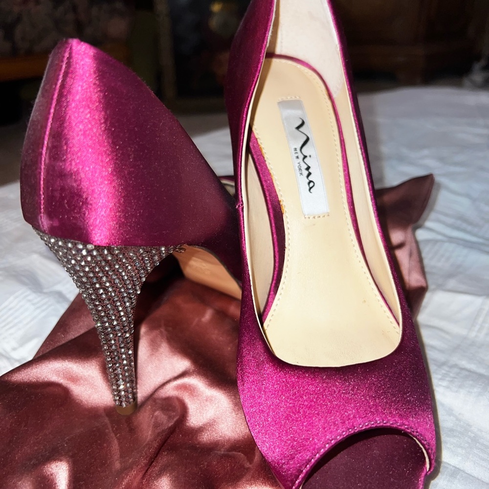 Nina open toe, pink satin shoes w/ crystal heel.Neverworn outside 7 Leather sole
